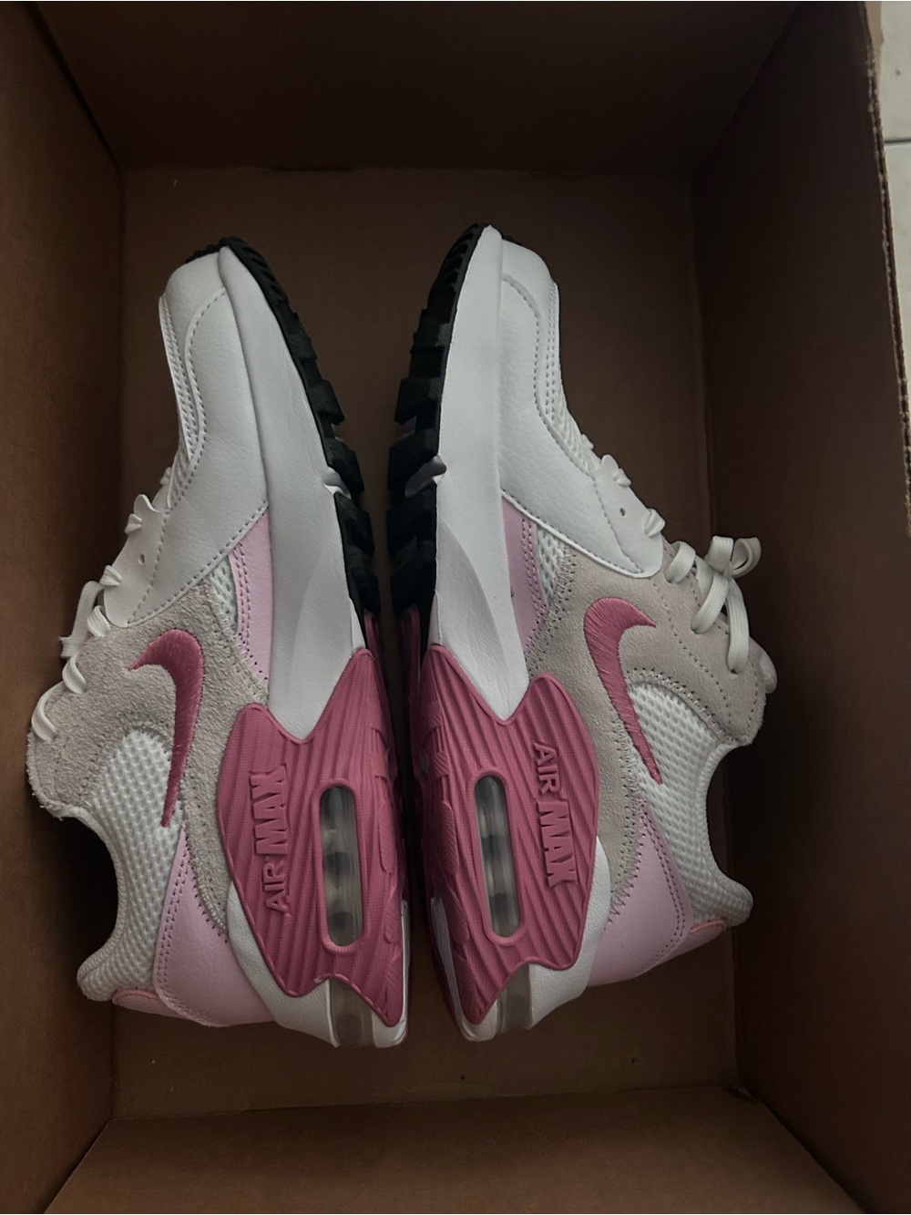 Nike Women's White and Pink Air Max essee 2026 Retro Runner - Picture 11 of 13